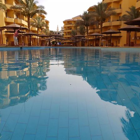 British Resort Pool View Apartments 洪加達 外观 照片