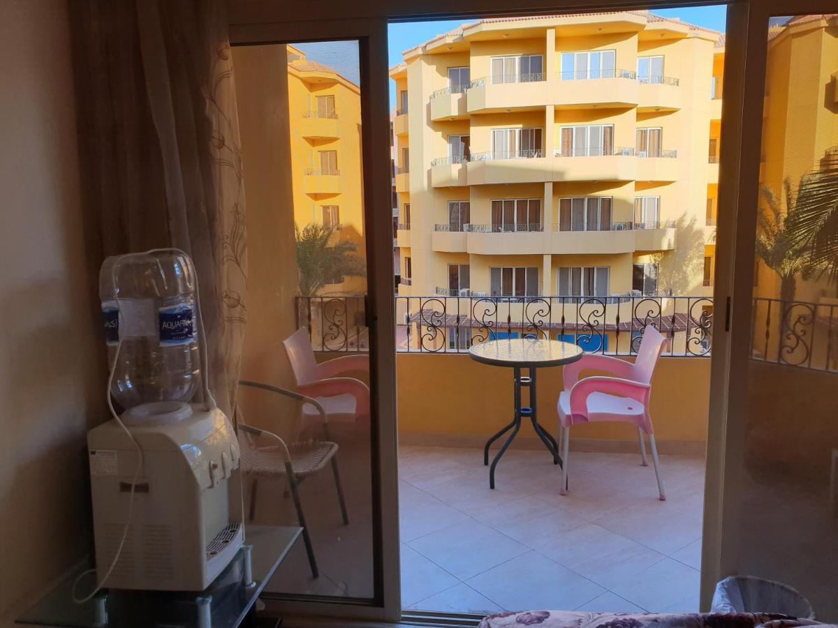 British Resort Pool View Apartments 洪加達 外观 照片